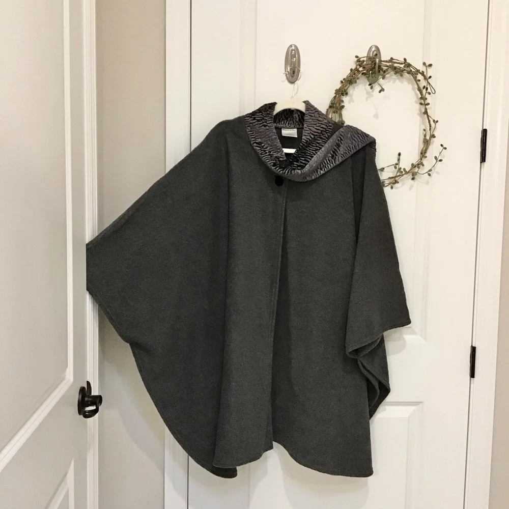 Preston & York Wrap/Cape Faux Fur Gray, One Size - Picture 1 of 4